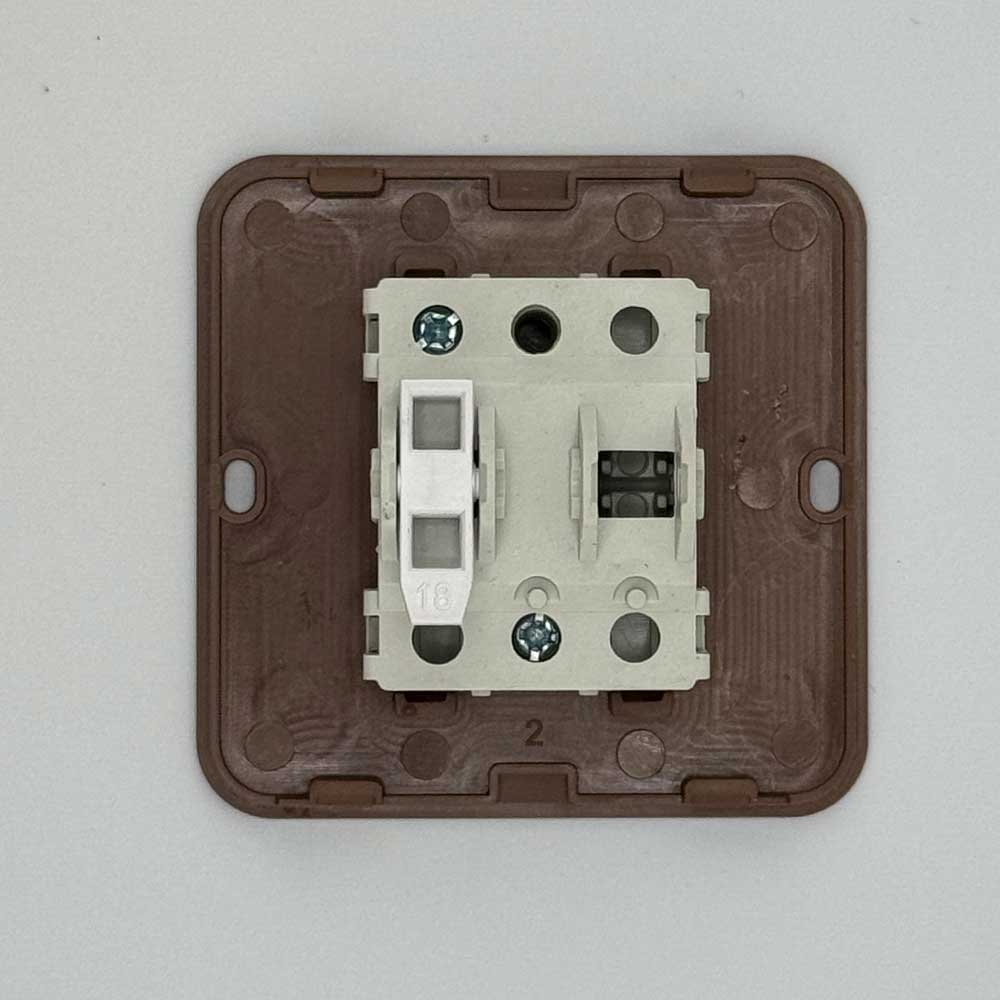 Schalter Walnuss · NOELA Schalter Walnuss · NOELA