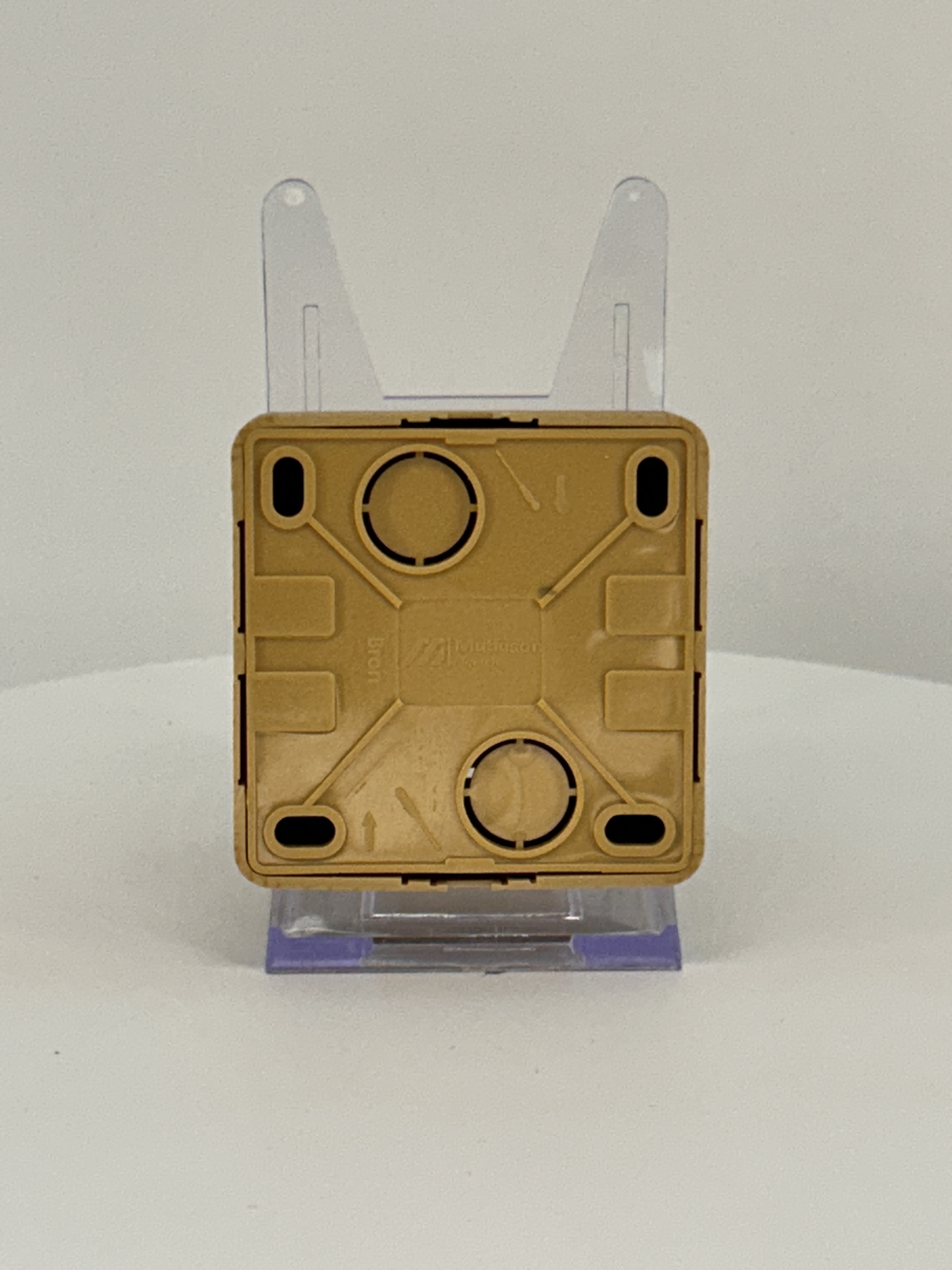 SAT Durchgangsdose 4dB Eiche · BRON SAT Durchgangsdose 4dB Eiche · BRON