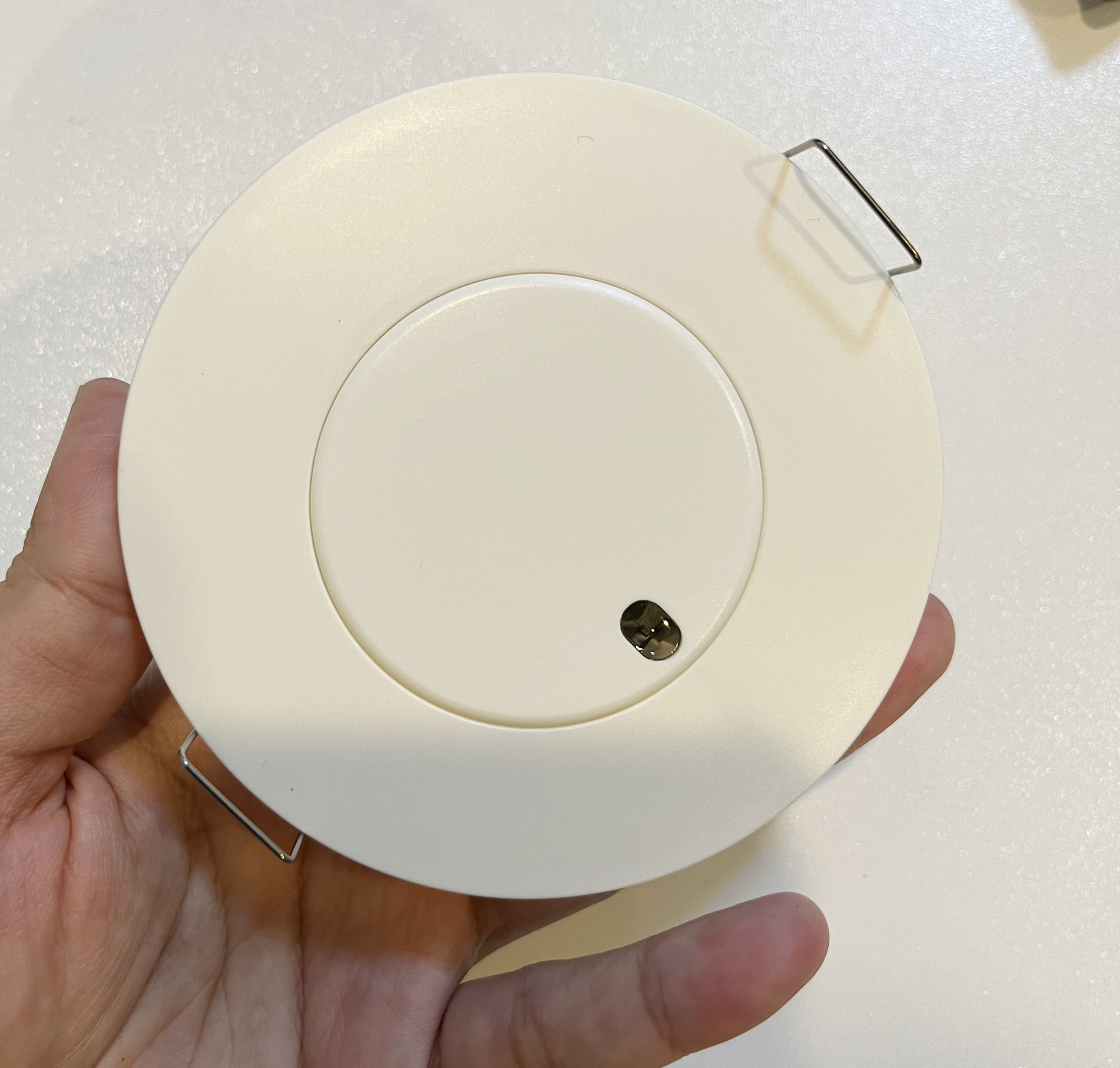 KNX Präsenzmelder true presence KNX Präsenzmelder true presence