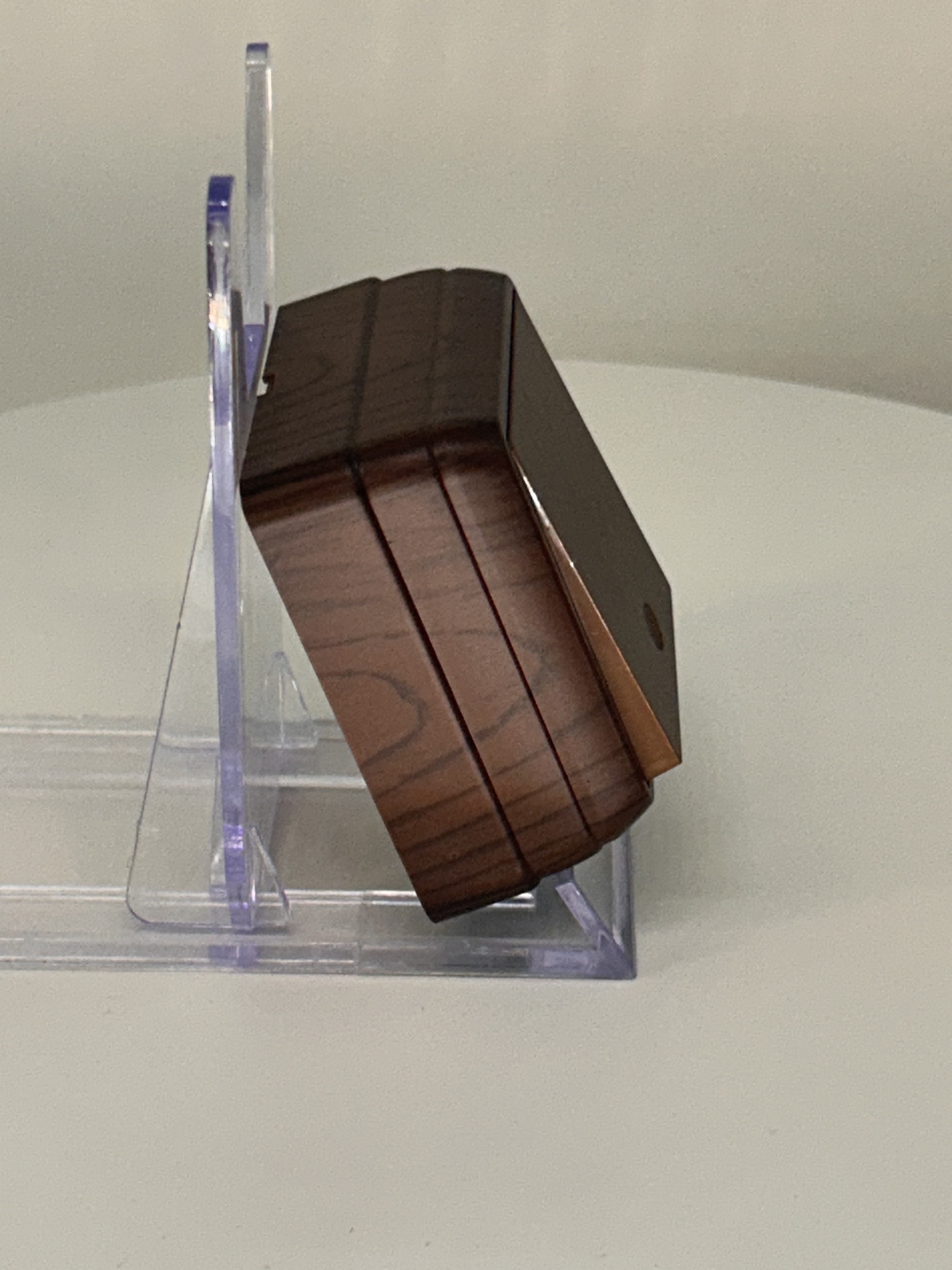 Kontrollschalter Walnuss · BRON Kontrollschalter Walnuss · BRON