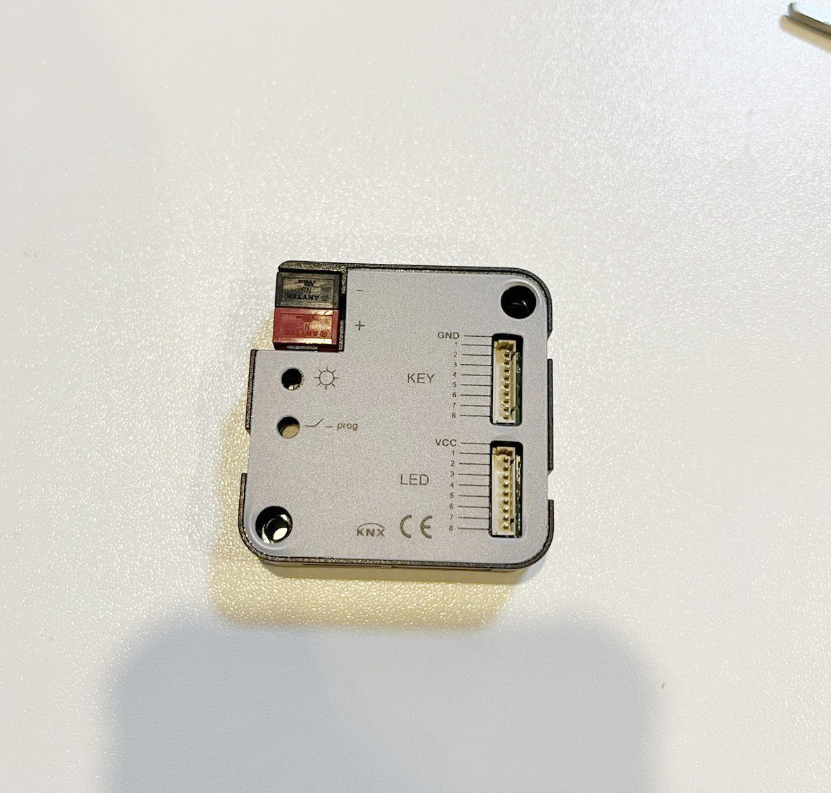 8 fach KNX Binäreingang 8 fach KNX Binäreingang