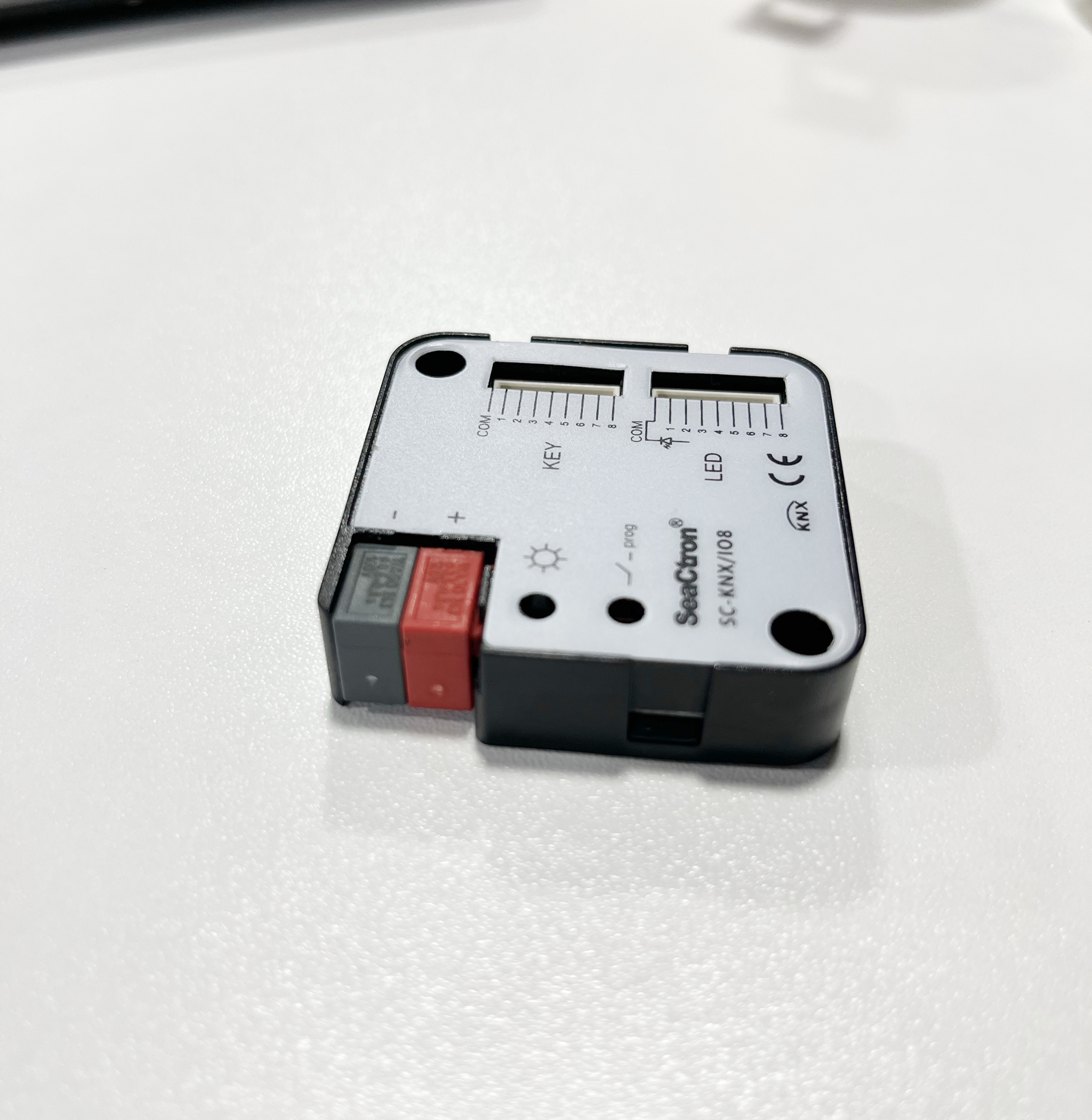 8 fach KNX Binäreingang 8 fach KNX Binäreingang