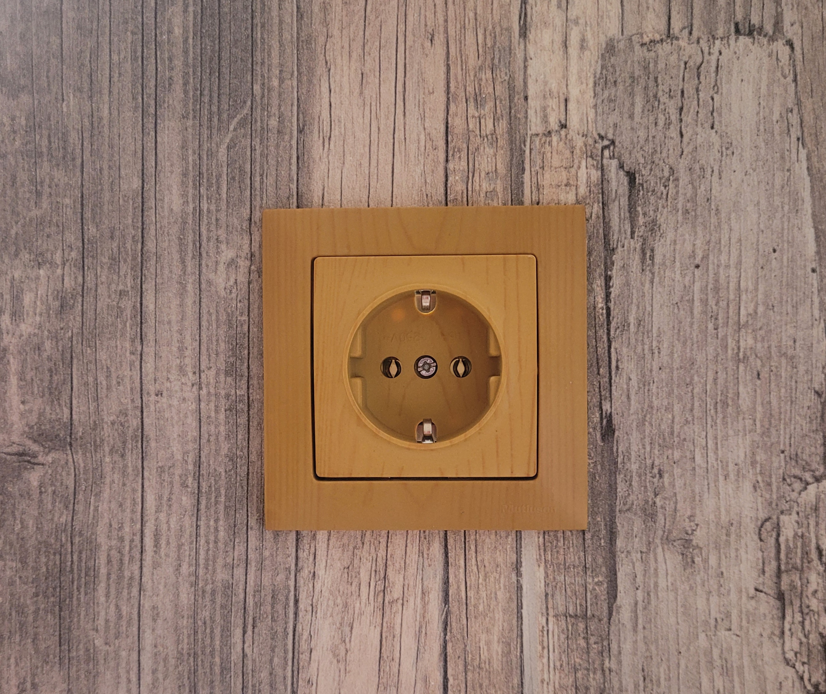 Sparset 108x Steckdose mit Kindersicherung Holz Optik Eiche CANDELA