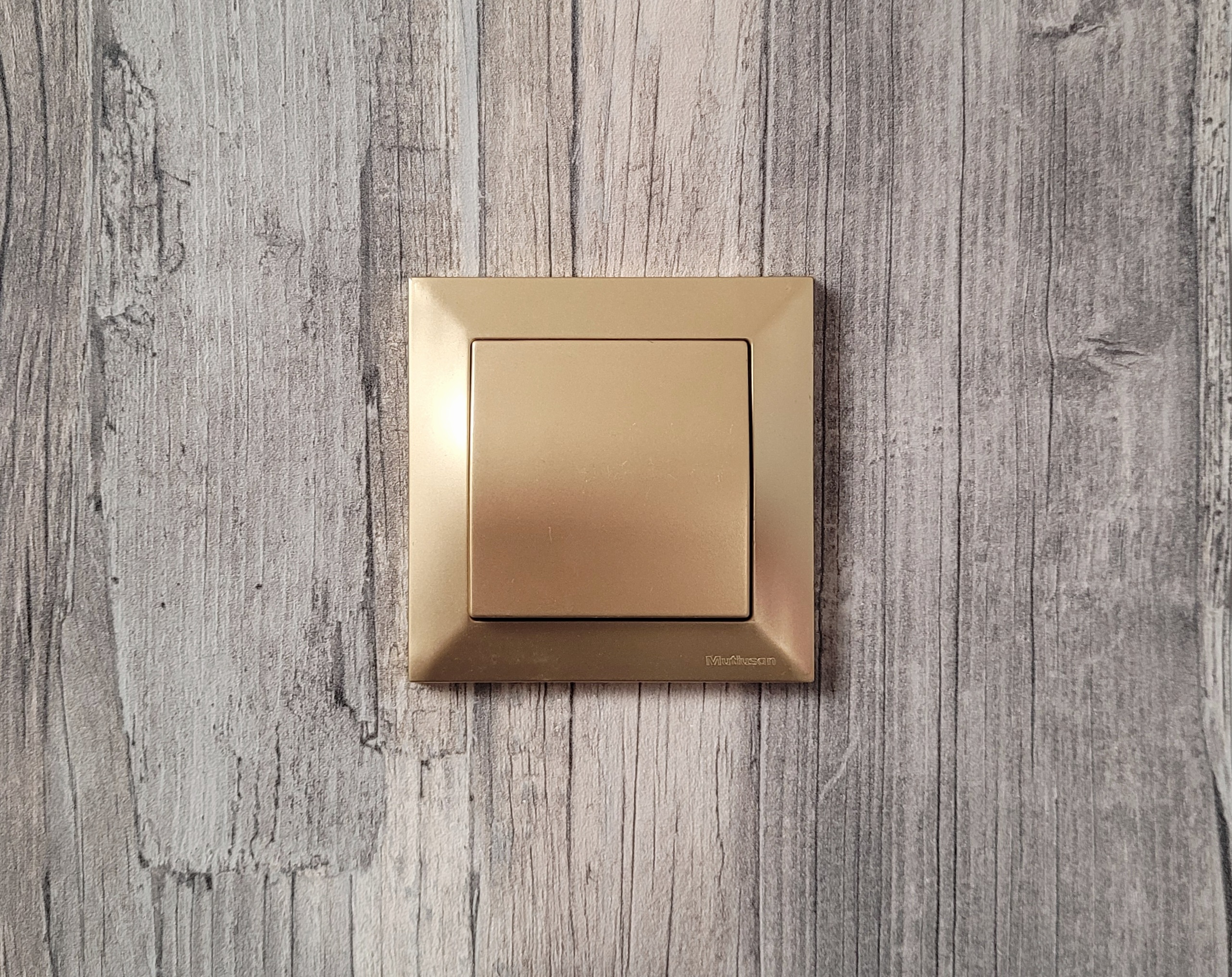 Sparset 48x Wechselschalter Gold Metall Optik CANDELA Standard