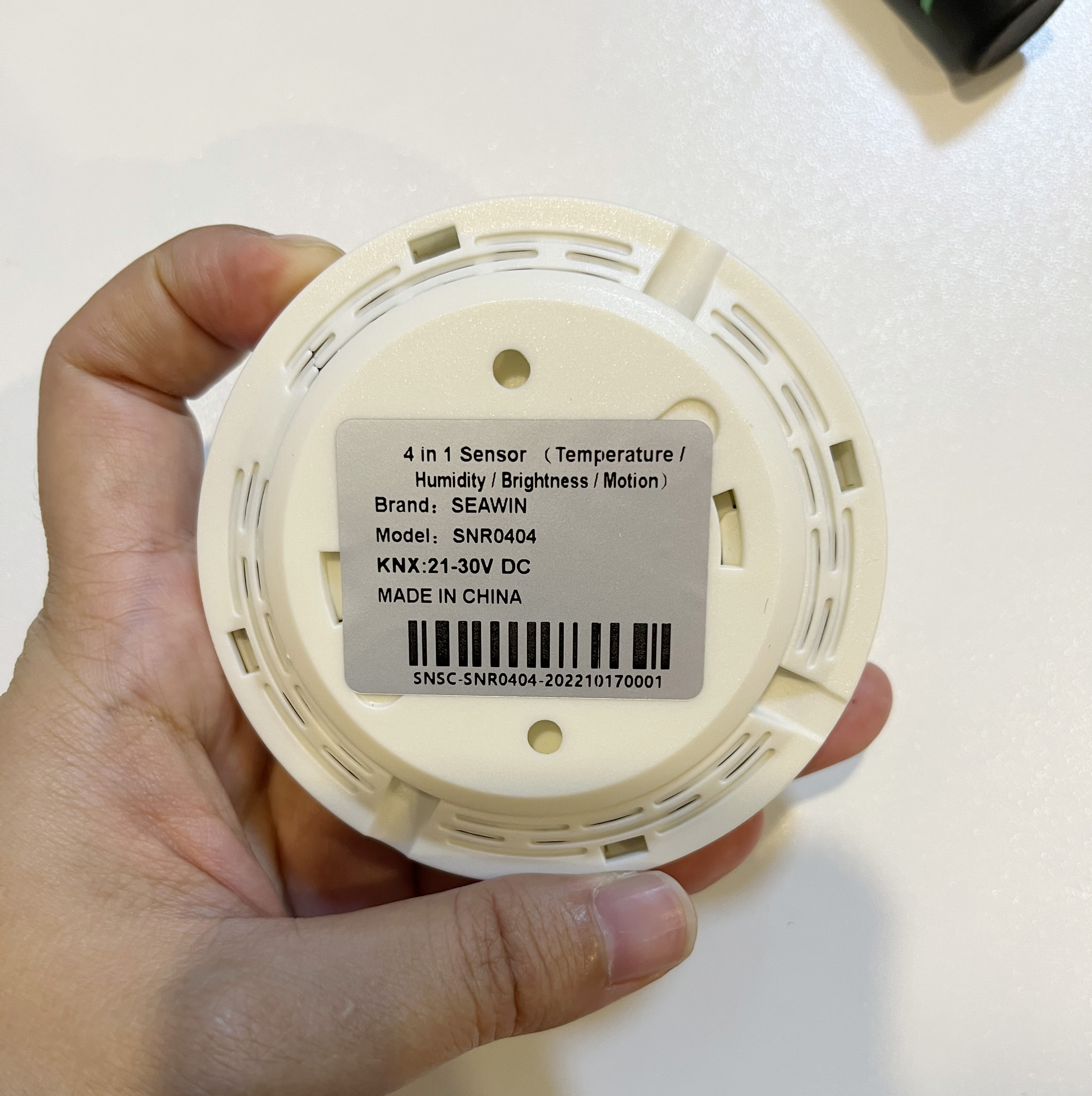 Aufputz KNX Bewegungsmelder (4 in 1) Aufputz KNX Bewegungsmelder (4 in 1)